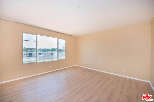 Image 13 of 25 For 11372 Bridgeway Court
