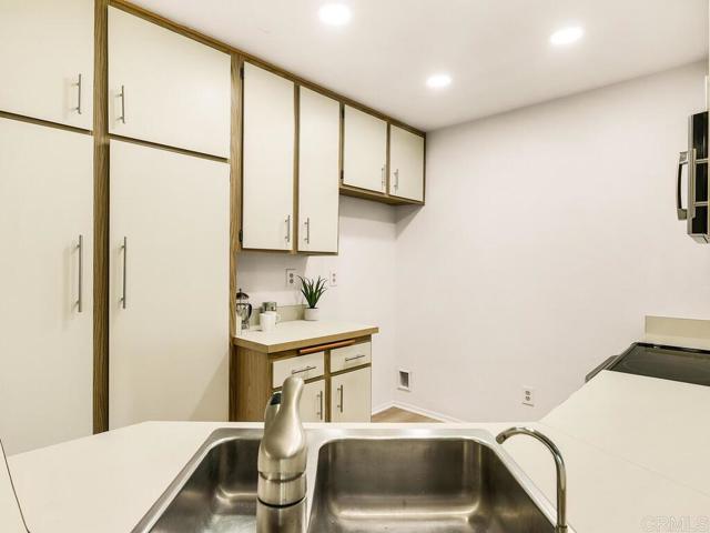 Detail Gallery Image 25 of 32 For 7263 Camino Degrazia #31,  San Diego,  CA 92111 - 2 Beds | 2 Baths