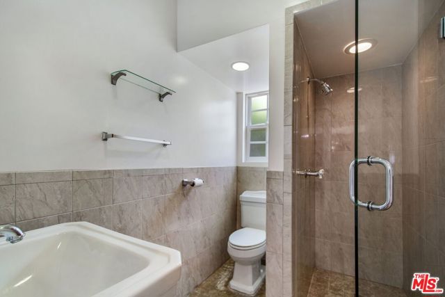 4521 Don Timoteo Drive, Los Angeles CA: https://media.crmls.org/mediaz/4283cd0f-70a1-4384-aa44-42c3a42381b7.jpg