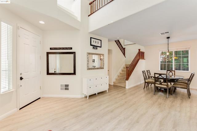 569 Primitivo Ct, Fairfield CA: https://media.crmls.org/mediaz/42849ac3-2b42-4a6b-9902-405624658823.jpg