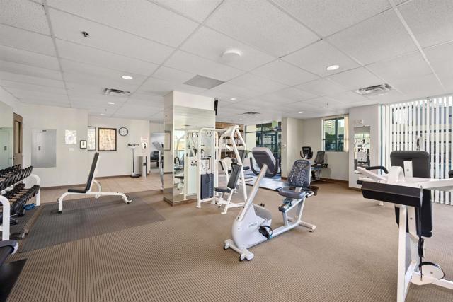 555 Front St, San Diego CA: https://media.crmls.org/mediaz/428501f9-4053-4d7c-b699-c2f2353b7740.jpg