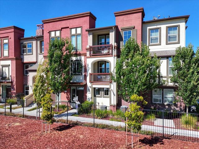 1011 Bellante Lane, San Jose CA: https://media.crmls.org/mediaz/4285479f-de40-4cee-ad27-a1e2a5dc2907.jpg