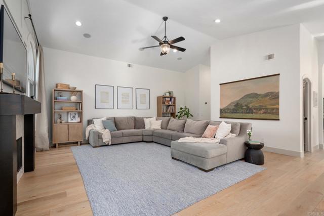 Image 8 of 68 For 1055 Olive Crest Drive