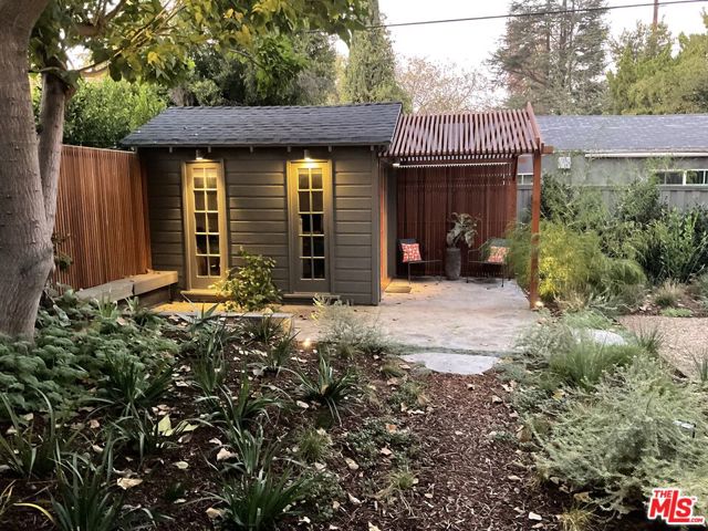 5105 Morella Avenue, Valley Village CA: https://media.crmls.org/mediaz/42861a4e-1cc9-46f0-aad7-d5817a3bee92.jpg