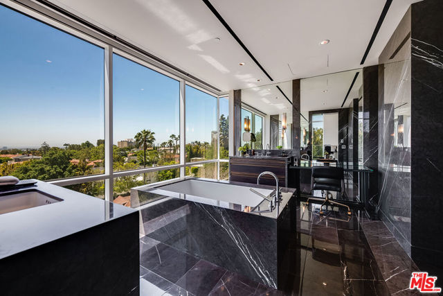 1200 Club View Drive, Los Angeles CA: https://media.crmls.org/mediaz/42862535-56a8-4308-a7a7-63dfb50396da.jpg