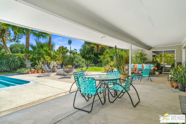 2072 S Bobolink Lane, Palm Springs, CA 92264