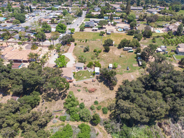 250 Verde Oak Drive, Oak View CA: https://media.crmls.org/mediaz/42871552-0ff3-4015-afd7-f70203ec91e4.jpg