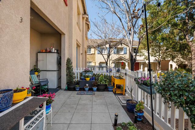 Detail Gallery Image 5 of 37 For 1925 Impressionist Dr #3,  Chula Vista,  CA 91913 - 3 Beds | 2/1 Baths