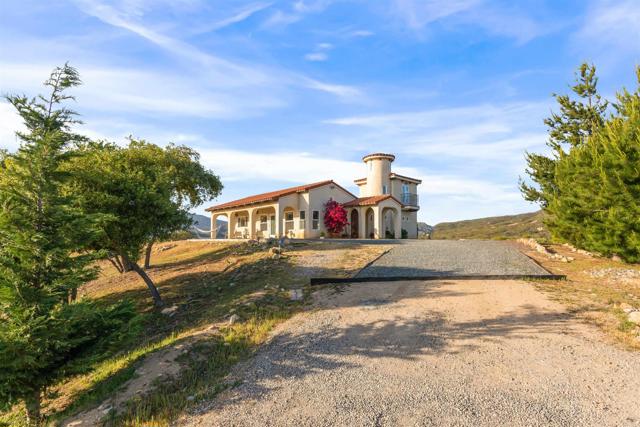 2389 Eric Road, Fallbrook CA: https://media.crmls.org/mediaz/42876629-b666-40bd-af88-c777038b58ab.jpg