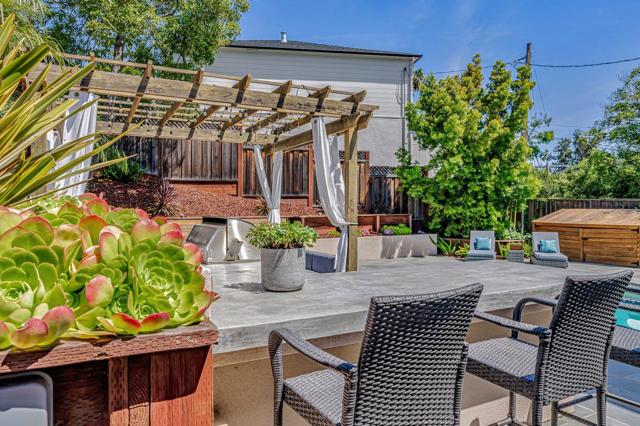 30 Valley Road, San Carlos CA: https://media.crmls.org/mediaz/428903b4-ecc1-4156-be1b-c82610494e4f.jpg