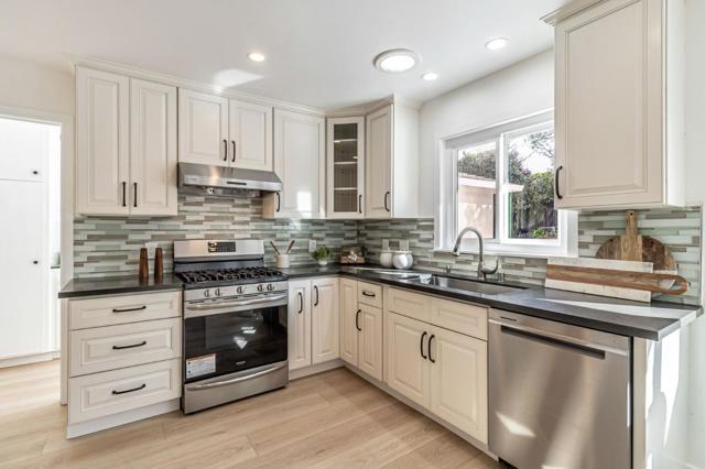 3593 Fernwood Street, San Mateo CA: https://media.crmls.org/mediaz/428959f2-3a7e-4cfb-a4d4-df1aea8ecf9e.jpg