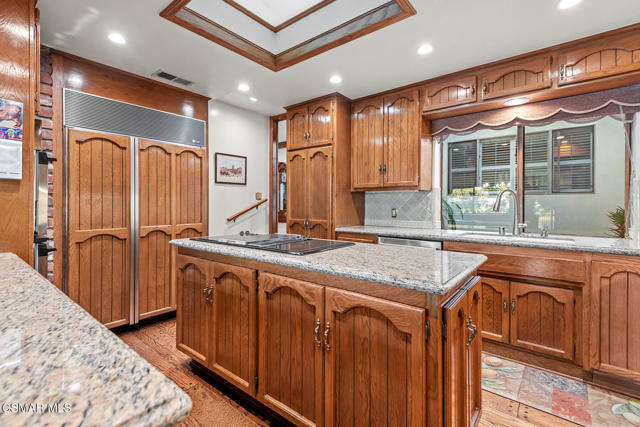 1275 Westwind Circle, Westlake Village CA: https://media.crmls.org/mediaz/42896116-6786-4ecc-a645-da41c858d141.jpg