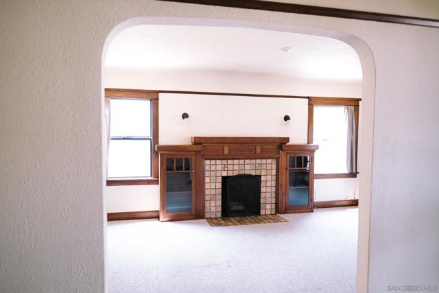 4757 Kensington Dr, San Diego CA: https://media.crmls.org/mediaz/42899d20-49bd-42fc-bd42-13b27418935d.jpg