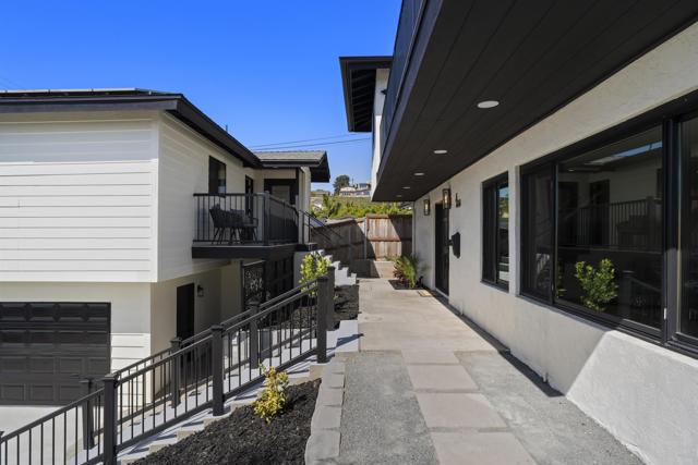 Detail Gallery Image 8 of 72 For 2841 Lloyd Street, San Diego,  CA 92117 - 5 Beds | 3/1 Baths