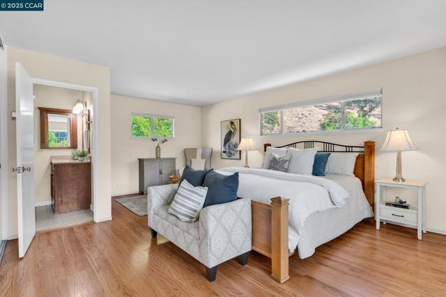 240 CASTLE GLEN ROAD, Walnut Creek CA: https://media.crmls.org/mediaz/4289e0b3-3886-484c-912b-677a32308c83.jpg