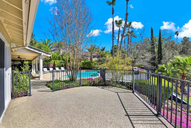 1033 1035 Summit Trl, Escondido CA: https://media.crmls.org/mediaz/428a29c1-bc4b-4ec8-80cb-ce3ef83b9dec.jpg