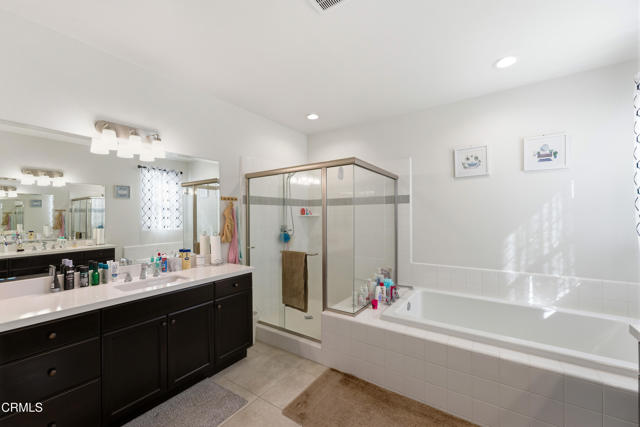 Detail Gallery Image 29 of 42 For 2406 Nicklaus St, Oxnard,  CA 93036 - 4 Beds | 2/1 Baths