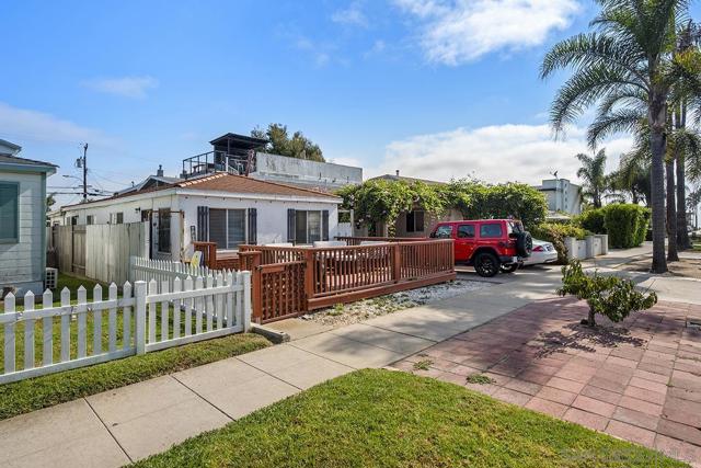 849 851 Missouri St, San Diego CA: https://media.crmls.org/mediaz/428a4aa9-32e7-45da-ae3e-3bddf6df9d9b.jpg
