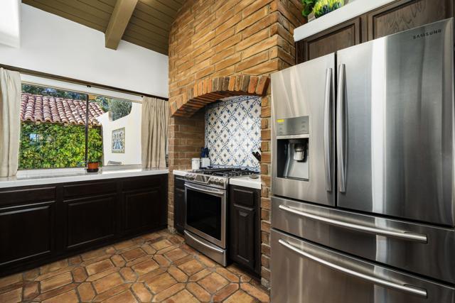 49470 Avila Drive, La Quinta CA: https://media.crmls.org/mediaz/428a6bed-d622-4186-84fb-2620b249f109.jpg
