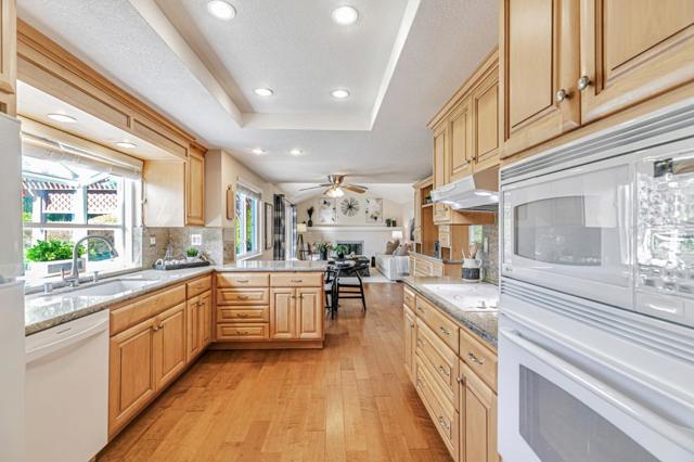 5186 Sunny Creek Drive, San Jose CA: https://media.crmls.org/mediaz/428b1963-9240-4e79-9e7b-0397c2eccd1c.jpg