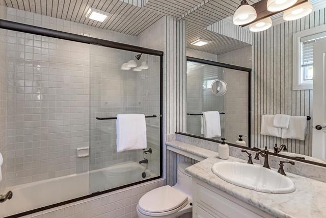 1205 Trinity Drive, Menlo Park CA: https://media.crmls.org/mediaz/428b4aac-fa45-4668-87aa-20dc1baa841b.jpg