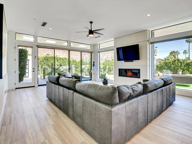 54050 Avenida Obregon, La Quinta CA: https://media.crmls.org/mediaz/428b758d-db70-454e-8303-cbd94beedfce.jpg