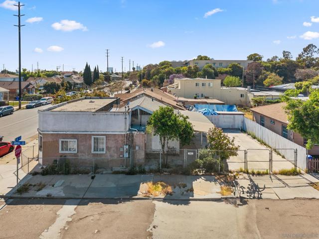 2980 K St, San Diego CA: https://media.crmls.org/mediaz/428bff91-75fd-4871-9024-c36d2451ed9e.jpg