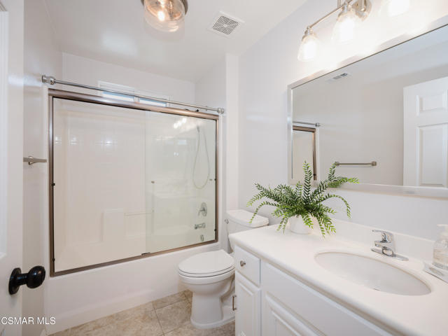 1368 Ashton Park Lane, Newbury Park CA: https://media.crmls.org/mediaz/428c486f-30d5-44e4-875a-7e34da9e1a98.jpg