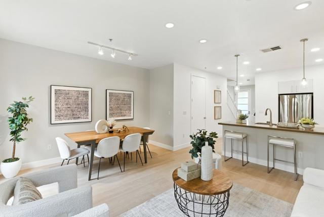 866 Altaire Walk, Palo Alto CA: https://media.crmls.org/mediaz/428c9fda-f2cb-4fd5-aee7-1a5800f9c012.jpg