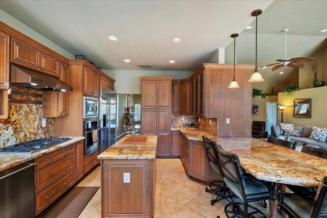 401 Cypress Point Drive, Palm Desert CA: https://media.crmls.org/mediaz/428cd6c9-6707-414e-84bf-9dbec792c393.jpg
