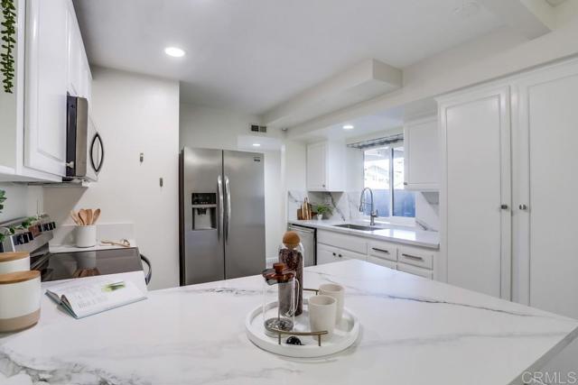 Detail Gallery Image 15 of 36 For 17489 Ashburton Rd, San Diego,  CA 92128 - 3 Beds | 2/1 Baths