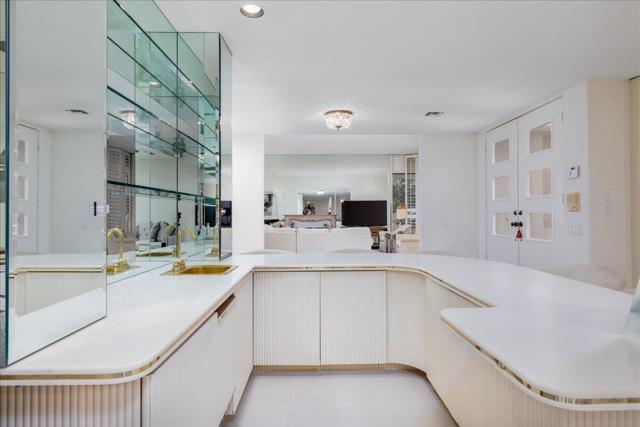 19 Colgate Drive, Rancho Mirage CA: https://media.crmls.org/mediaz/428f4ca8-19d2-4d7b-bbd5-c9d053105f37.jpg