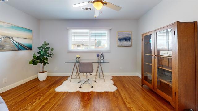 Image 20 of 38 For 36304 Magellan Dr