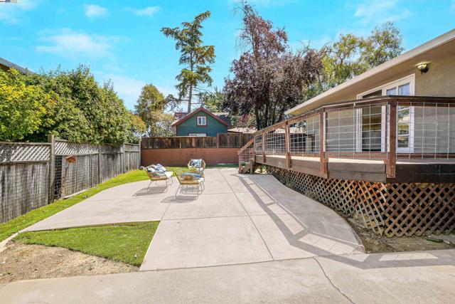 17526 Parker Rd, Castro Valley CA: https://media.crmls.org/mediaz/428fc83e-084e-4504-b2a7-4f2ca4fc43c9.jpg