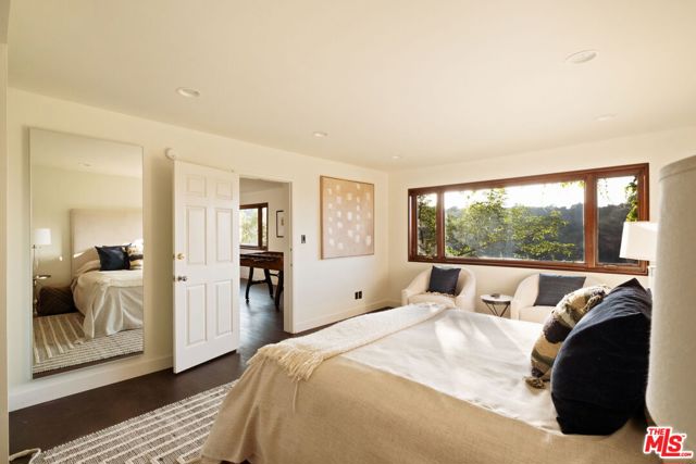 2125 Kew Drive, Los Angeles CA: https://media.crmls.org/mediaz/42902bd8-9edb-4b13-991b-5b88d4dae23f.jpg