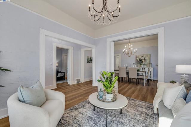 624 N 17Th St, San Jose CA: https://media.crmls.org/mediaz/4290e3a6-2fe0-4126-ba41-c1b5accb3fb6.jpg