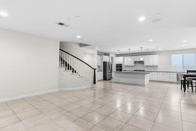 Detail Gallery Image 13 of 30 For 441 Adobe Estates Dr, Vista,  CA 92083 - 6 Beds | 3/1 Baths