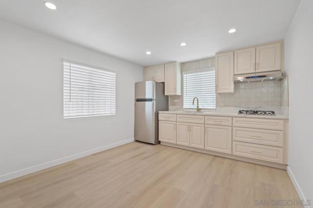 1195 Georgia A-C, Imperial Beach CA: https://media.crmls.org/mediaz/42912143-7f48-47c6-8619-99c8c16a96a7.jpg