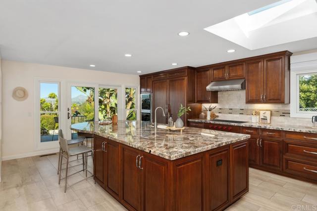 Detail Gallery Image 11 of 60 For 4664 Yerba Santa Drive, San Diego,  CA 92115 - 4 Beds | 3/1 Baths