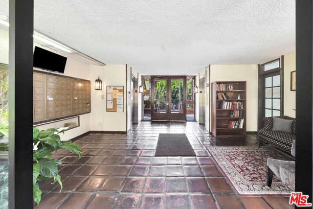 320 S Ardmore Avenue, Los Angeles CA: https://media.crmls.org/mediaz/4292ce98-3c97-4907-88a5-ae596fbc7bcb.jpg