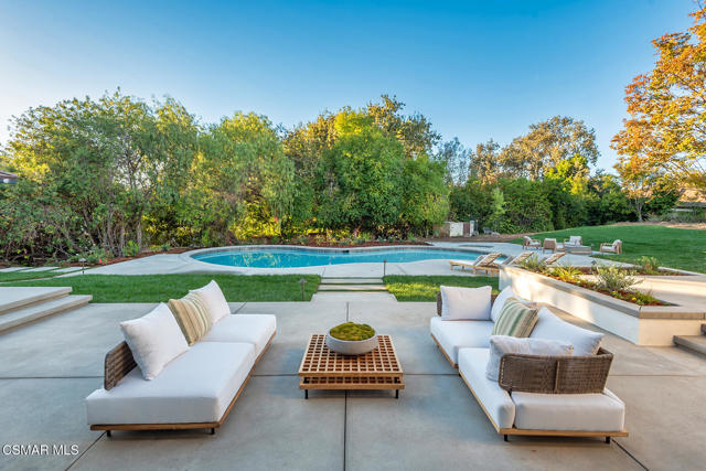 4199 Woodlane Court, Westlake Village CA: https://media.crmls.org/mediaz/42935894-5956-4fe4-b7ad-02da0129cd8c.jpg