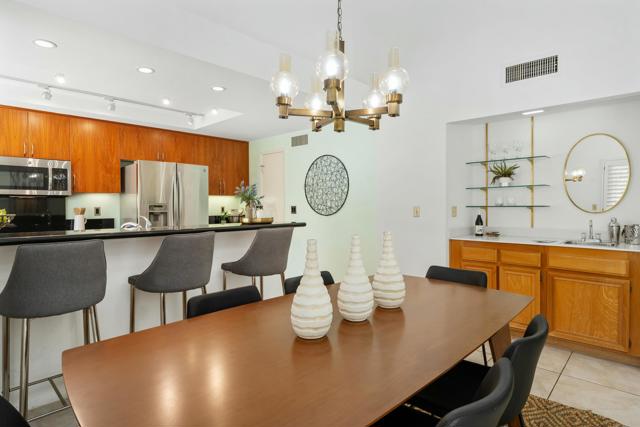 73481 Poinciana Place, Palm Desert CA: https://media.crmls.org/mediaz/42938bf6-7f73-476b-b29f-e885d096b410.jpg