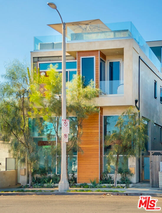 1712 Abbot Kinney Boulevard, 1/2 photo 2