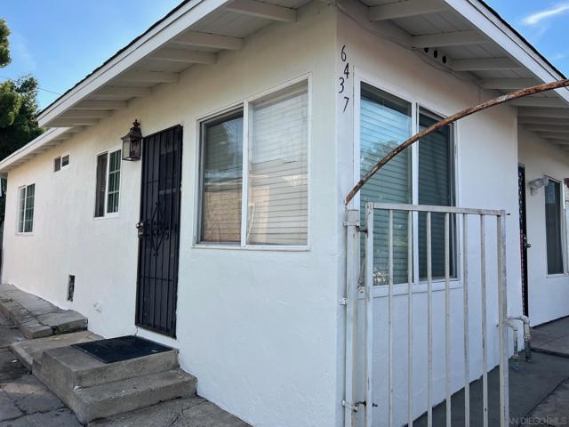 6431 37 Madrone Ave, San Diego CA: https://media.crmls.org/mediaz/4293b2e9-34ac-415f-a110-f25f351fe4ec.jpg
