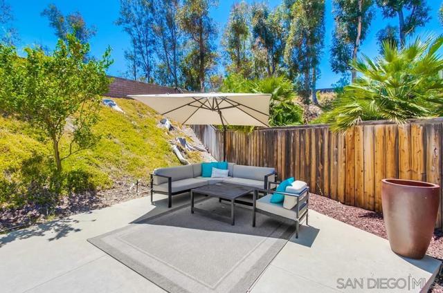 12709 Treeridge Ter, Poway CA: https://media.crmls.org/mediaz/4293efbf-36cf-4480-b0d8-0d12f0f9030b.jpg
