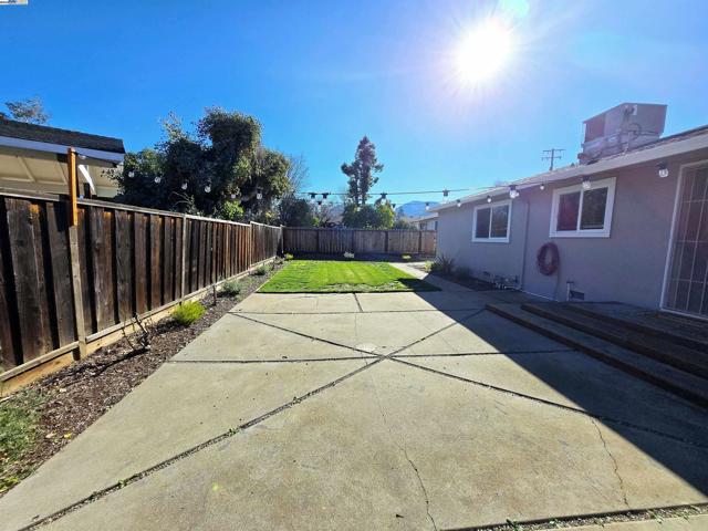 Image 13 of 18 For 5501 Pennsylvania Blvd