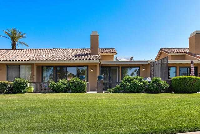 428 Sierra Madre S, Palm Desert CA: https://media.crmls.org/mediaz/42951298-7c16-419e-a187-124c2a427afd.jpg