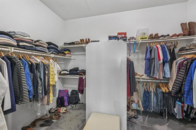 939 Bluejack Road, Encinitas CA: https://media.crmls.org/mediaz/429515ef-d3aa-4169-a870-5c37c3ce0cf0.jpg