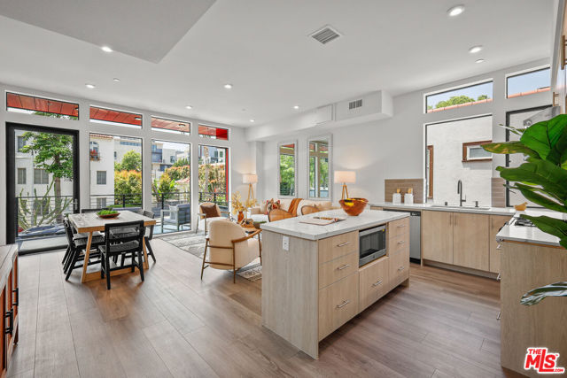 1200 N Orange, West Hollywood CA: https://media.crmls.org/mediaz/42966b38-16ac-46cc-8e9d-0e3e67c13722.jpg