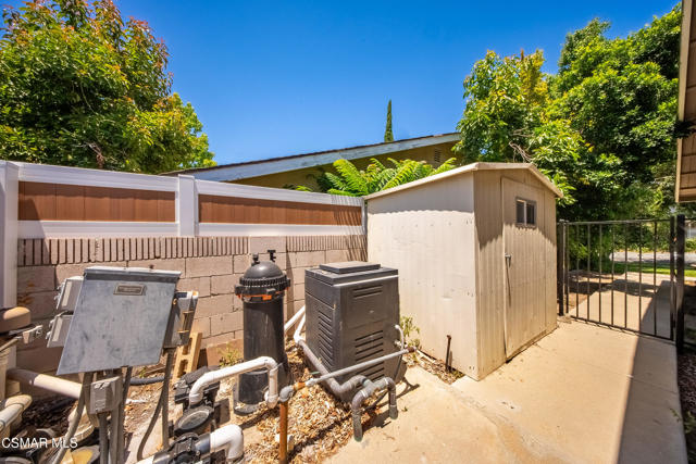 3268 Hilldale Avenue, Simi Valley CA: https://media.crmls.org/mediaz/4296c36e-4f39-40cb-ab54-d167904cf63f.jpg